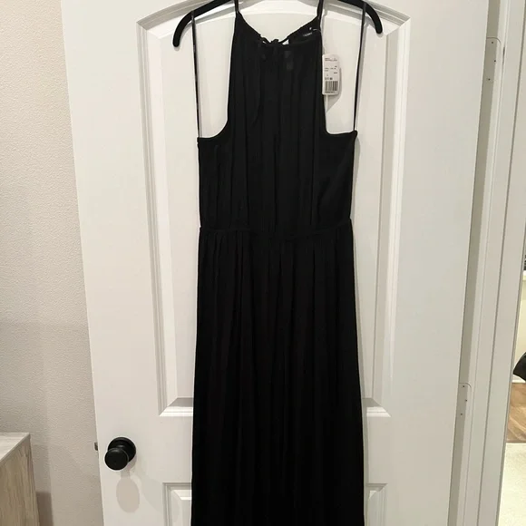 Forever 21 Black Maxi - Picture 3 of 6